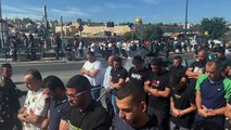 فلسطينيون يؤدون صلاة الجمعة في القدس الشرقية المحتلة