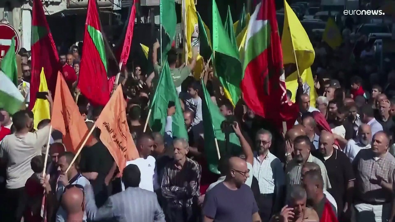شاهد: مظاهرة في مدينة رام الله للتنديد بالحرب الإسرائيلية على غزة