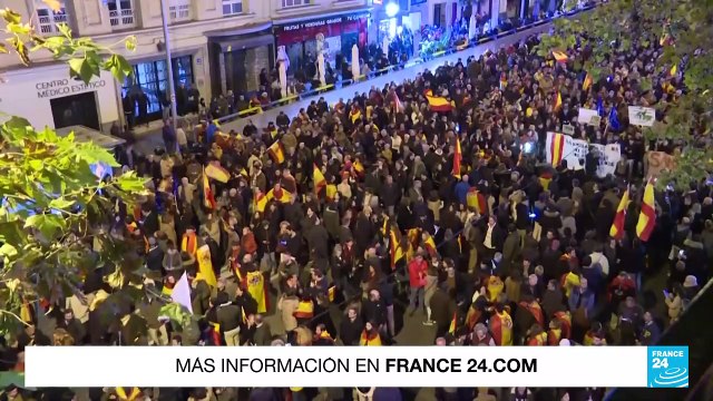 España: Intensas manifestaciones tras firma de acuerdo de amnistía entre PSOE y Junts per Catalunya