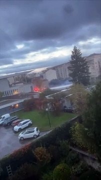 Scène de guerre à Lyon où une quinzaine de jeunes ont attaqué le lycée La Martinière-Montplaisir en tendant un guet-apens au proviseur en tirant des mortiers d'artifice et en brûlant des poubelles