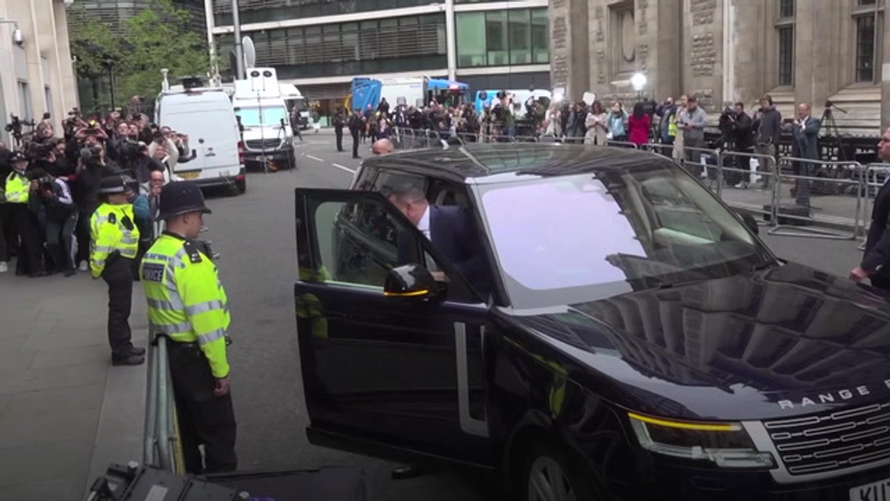 Prince Harry's phone hacking claims against Daily Mail publisher can go to trial, High Court rules