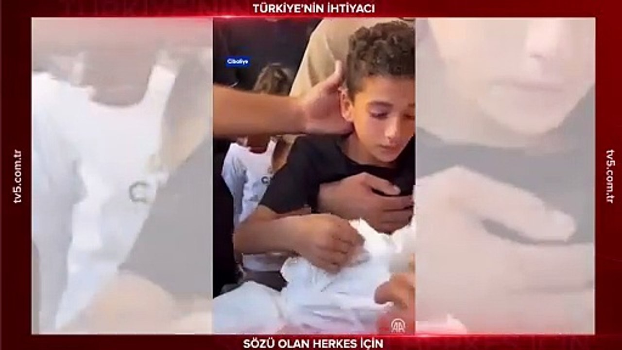 Yürekleri sızlattı! Filistinli çocuğun İsrail saldırısında şehit edilen babasına böyle veda etti