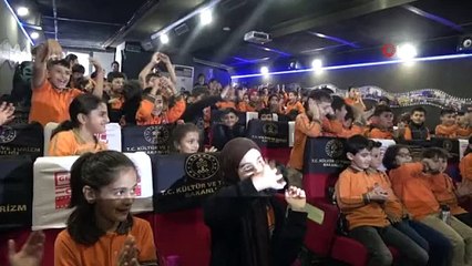 Gezen sinema tırı Şırnaklı çocuklar için yola çıktı