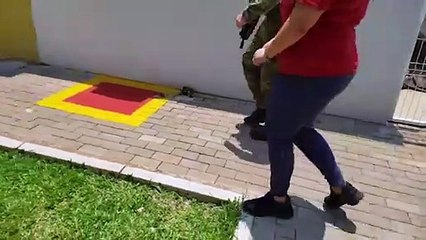 Mulher é presa tentando transportar 24 tabletes de maconha