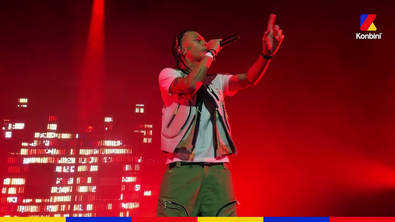 On a infiltré la loge de Favé juste avant son show !