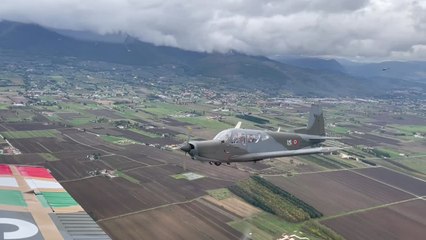 Umbria, a scuola di volo con l'Aeronautica: il fascino di Assisi dall'alto