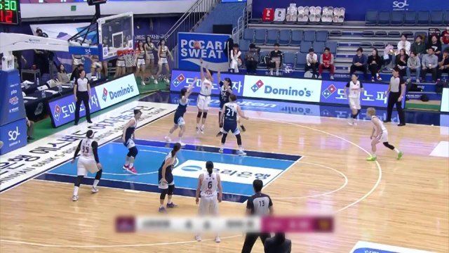 '진안 25점 12리바운드' BNK, 신한은행 꺾고 첫 승리 / YTN