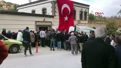 Cesedi baza içinde bulunan kadının 17 yaşındaki kızı ve sevgilisi tutuklandı