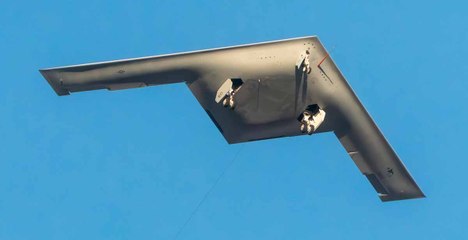 Uuden B-21 Raider -näkymätön pommikoneen ensilento video 🚀