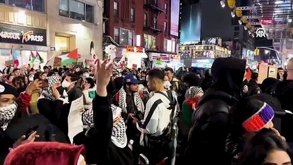 New York Times ve MoMa müzesi önünde Filistin'e destek gösterisi