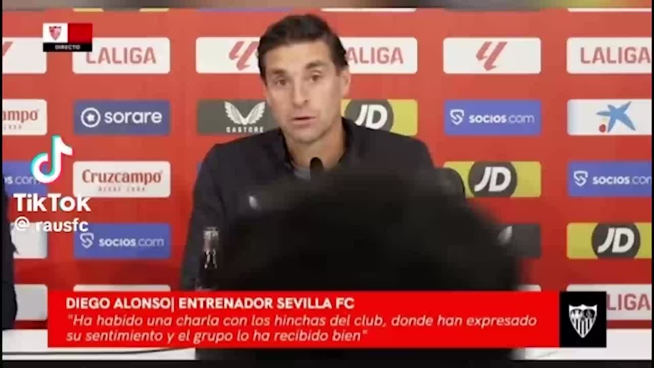 Momentos de tensión entre periodistas y Diego Alonso en sala de prensa: “Le pido respeto”