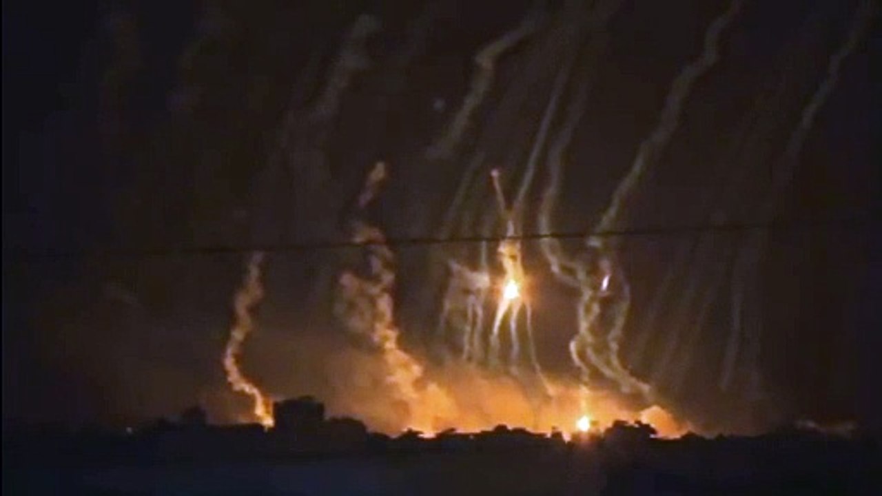 Görüntüler dehşet verici! İsrail, Şifa Hastanesi'ni fosfor bombalarıyla böyle vurdu