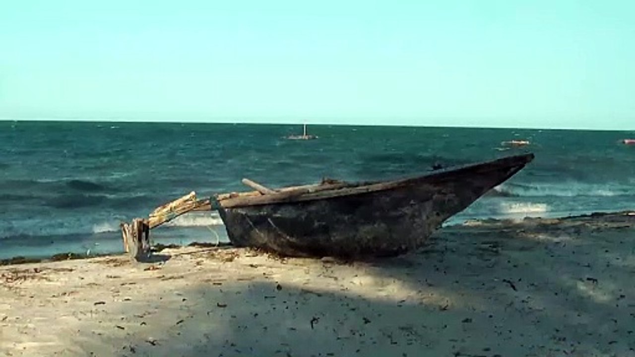 Bagamoyo Beach - perfect beach in Bagamoyo in Tanzania, good backpacker beach