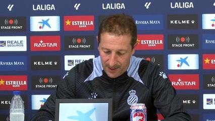 L’entrenador de l’Espanyol es disculpa per fer en castellà la seva primera conferència de premsa