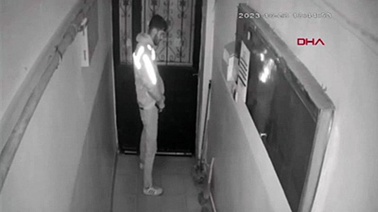 Gaziosmanpaşa'da sipariş getirdiği apartmana idrarını yapan kurye kamerada