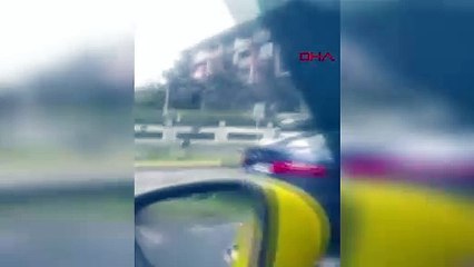 İstanbul'da sağanak alarmı! Valilik saat verdi, fırtına ağaçları devirdi