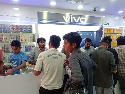 Video: रूप चतुर्दशी का पर्व उत्साह के साथ मनाया, बाजारों में उमड़ा जनसैलाब