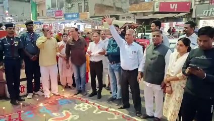 दीपदान के माध्यम से दिया मतदान करने का संदेश