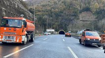 Ulaşıma kapatılan Bolu Dağı Tüneli’nde kontrollü geçiş başladı