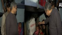 Delhi: छठ स्पेशल ट्रेन का जायजा लेने अचानक रेलवे स्टेशन पहुंचे अश्विनी वैष्णव, यात्रियों से की बात