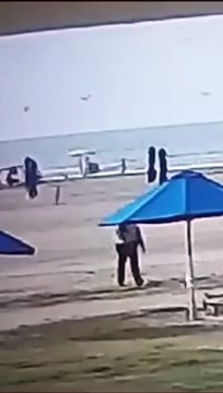 Froilanis Maireth Rivas Román, fulmine in spiaggia