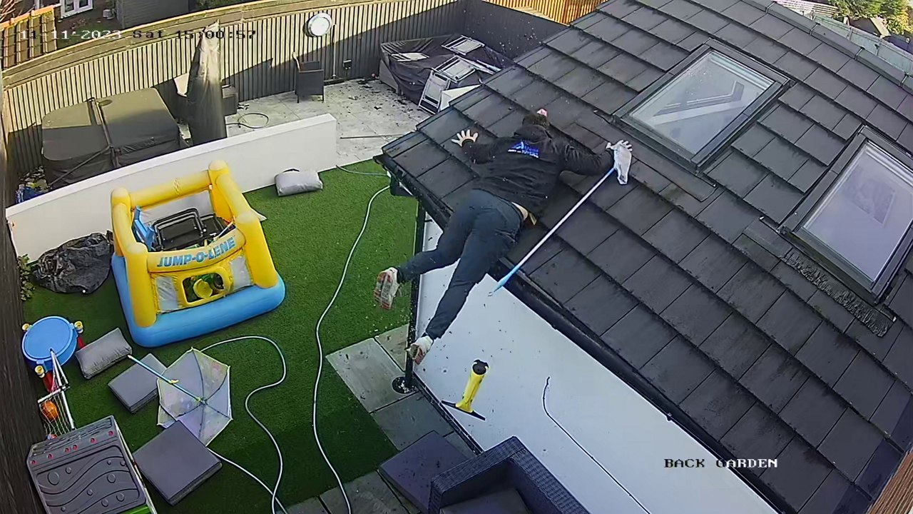 Watch: Dad falls off roof while cleaning windows - video Dailymotion