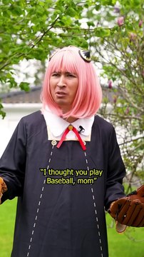 Yor plays Baseball #anime #spyxfamily #yorforger #anya #loidforger