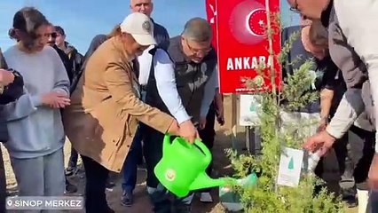 Sinop'ta 57 farklı lokasyonda toplamda 100 bin fidan toprakla buluşturuldu.