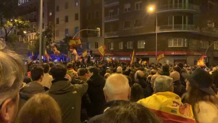 Siguen las protestas en Ferraz contra la amnistía por novena noche consecutiva