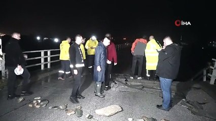 Sağanak yağış köprüyü yıktı