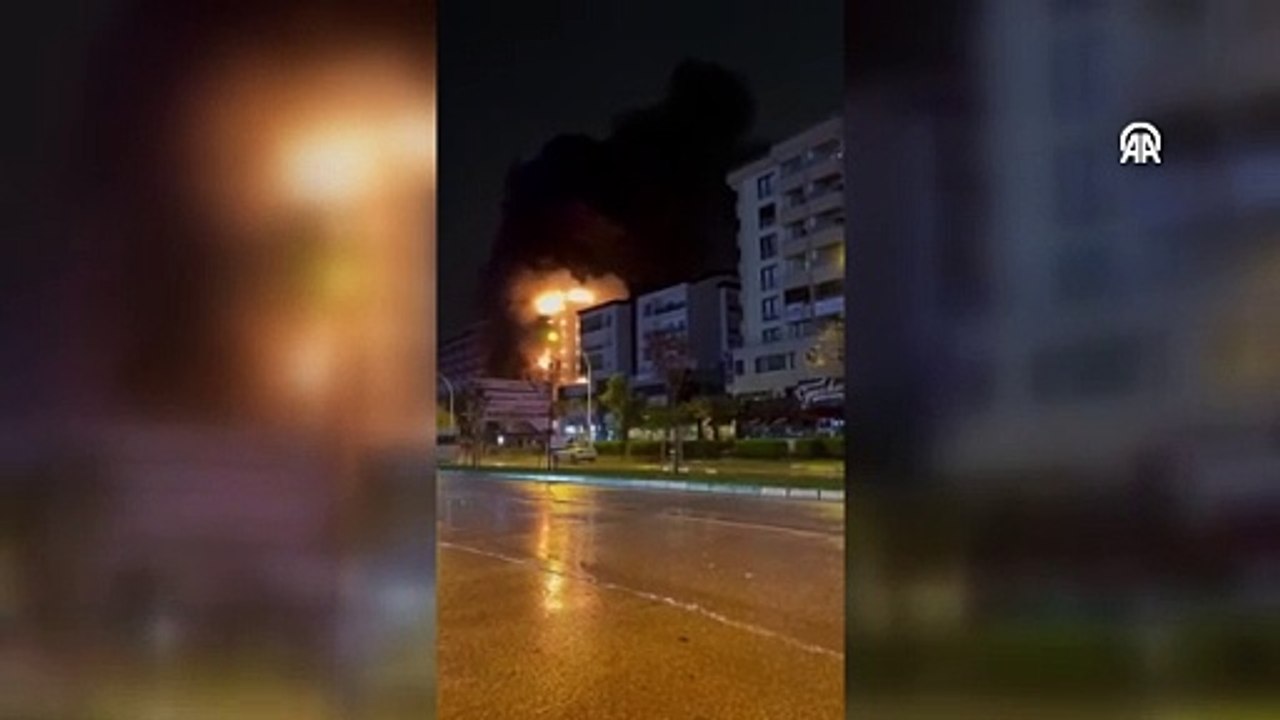 10 katlı binada çıkan yangına müdahale ediliyor