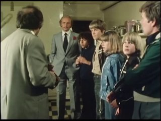 THE FAMOUS FIVE - Episode 14 - "Five Get into Trouble - Episode One - Prisoners"