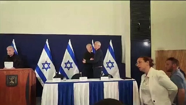 Katil Netanyahu darbeyi en yakınındakilerden yedi! Birlik mesajı vermek isterken toplantı boyunca yalnız bırakıldı