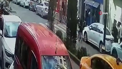 İstanbul'da film gibi olay kamerada: sevgililerin kapkaç oyununu polis bozdu