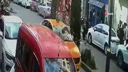 İstanbul'da film gibi olay kamerada: sevgililerin kapkaç oyununu polis bozdu