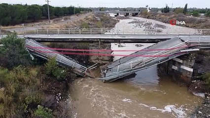 Balıkesir'de yağış nedeniyle çöken köprü böyle görüntülendi