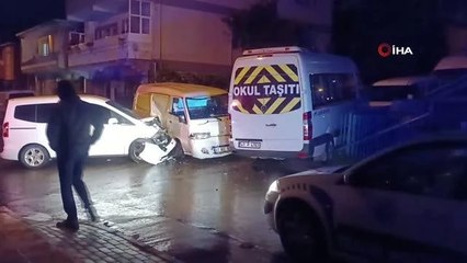 Çayırova'da Yağmur Sebebiyle Kaza: 3 Yaralı