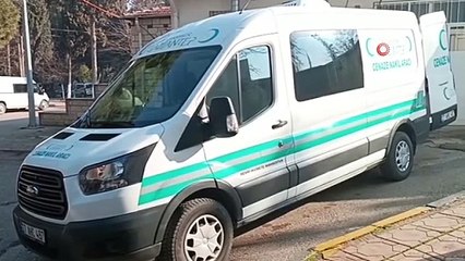 Motosikletli genç park halindeki kamyona çarptı: 1 ölü