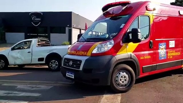 Acidente na Rua Ponta Grossa deixa dois feridos
