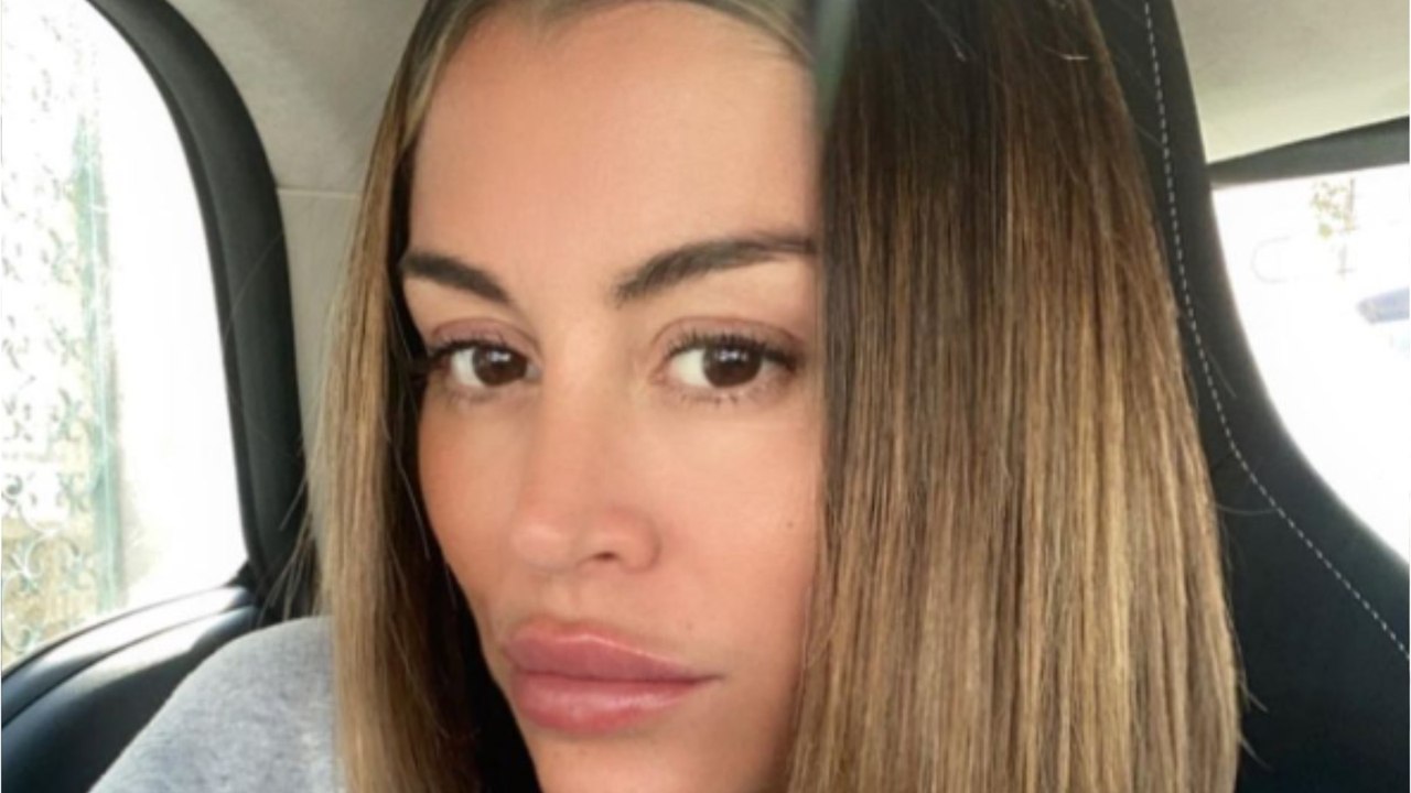 VOICI : Anaïs Camizuli "défigurée" : la candidate des Cinquante victime d'une violente agression par un inconnu