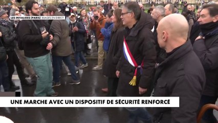 Marche contre l'antisémitisme : la gauche accueillie sous les huées des manifestants
