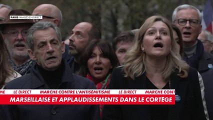 La classe politique française chante La Marseillaise lors du cortège contre l'antisémitisme à Paris