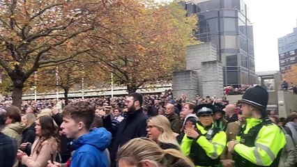 Portsmouth Remembrance Day Ceremony Draws Hundreds to Guildhall Square 🇬🇧