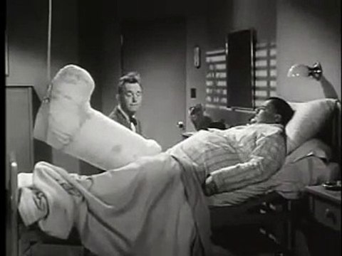 Laurel et Hardy - Maîtres de ballet Bande-annonce (EN)