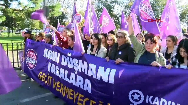Kadın Meclisleri ve Kadın Cinayetlerini Durduracağız Platformu 'Laiklik ve Özgürlük için Kadın Mitingi' düzenledi