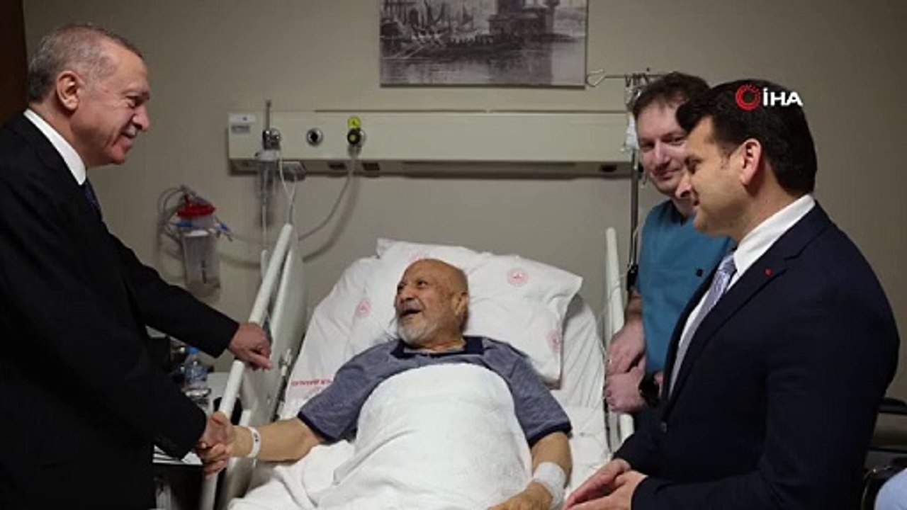 Cumhurbaşkanı Erdoğan, eski Devlet Bakanı Aksay'ı hastanede ziyaret etti