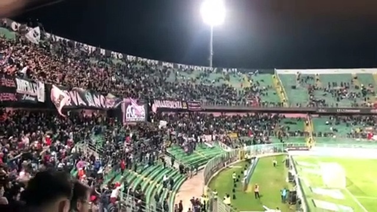 Video contestazioni dei tifosi allo stadio dopo la sconfitta
