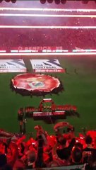 Entrada das duas equipas