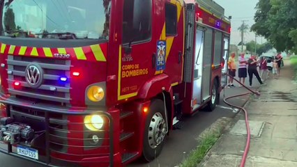Imóvel é destruído por incêndio na Rua André de Barros, no Jardim União