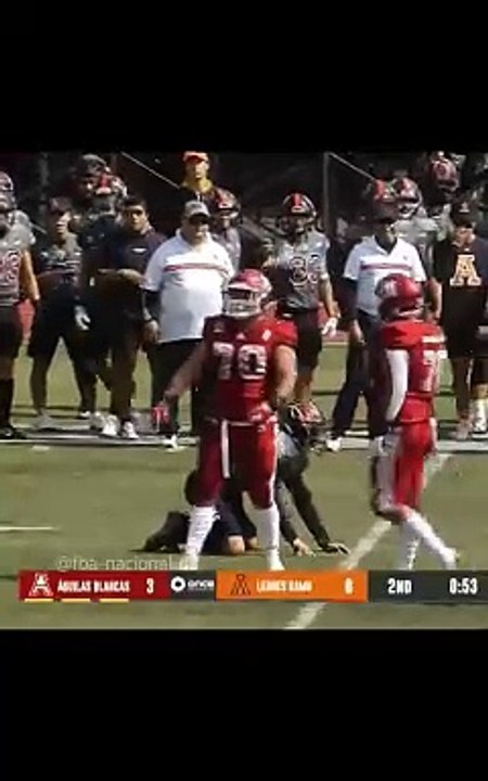 A donde vas? excelente captura, hasta le aplico la hurracarrana, onefa #onefa #touchdown #highlights #collegefootball #americanfootball